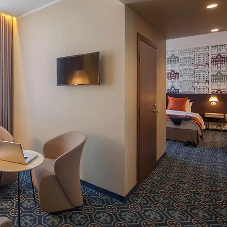 Mercure Centre Hotel 4*