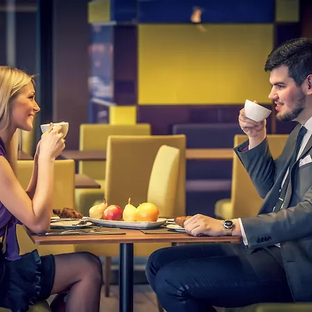 ميركيور سنتر 4*