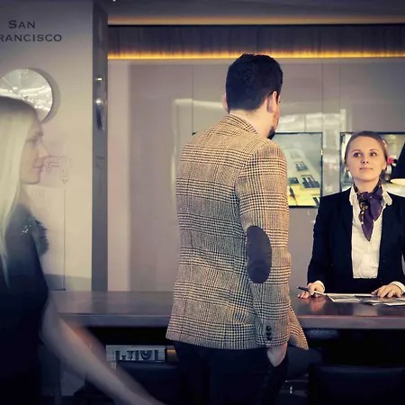Mercure Centre Hotel